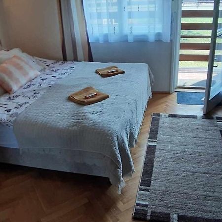 Appartamento Rosy Apartman Vonyarcvashegy Esterno foto