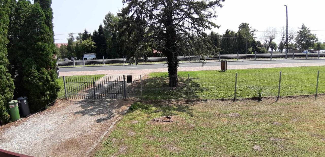 Appartamento Rosy Apartman Vonyarcvashegy Esterno foto