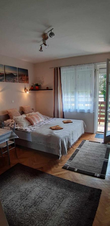 Appartamento Rosy Apartman Vonyarcvashegy Esterno foto