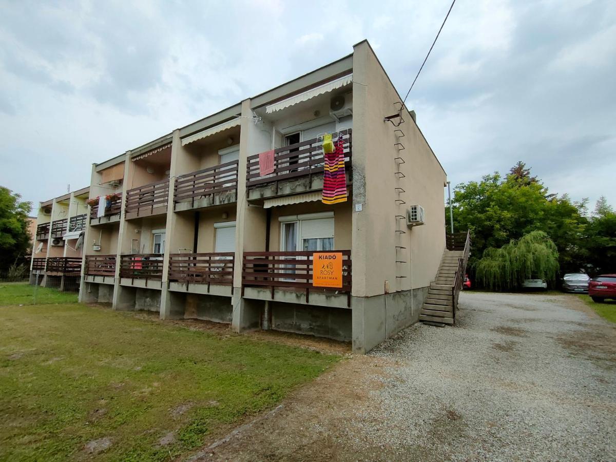Appartamento Rosy Apartman Vonyarcvashegy Esterno foto