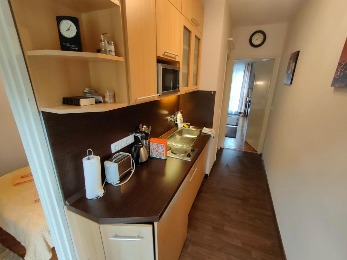Appartamento Rosy Apartman Vonyarcvashegy Esterno foto