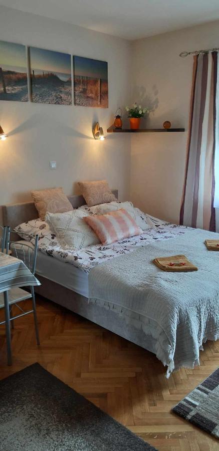Appartamento Rosy Apartman Vonyarcvashegy Esterno foto
